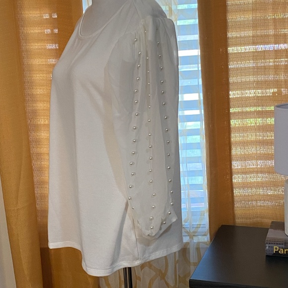 ⭐️🏷️SALE⭐️ New Madison Blouse with Sheer sleeves with pearls Size XL - Picture 5 of 9